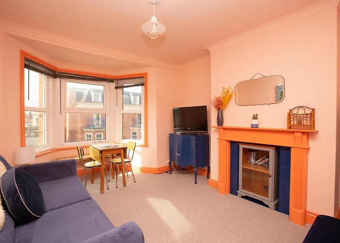Funky Flat In Margate\'S Westbrook Bay