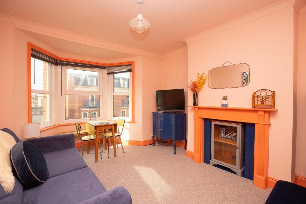 Funky Flat In Margate's Westbrook Bay