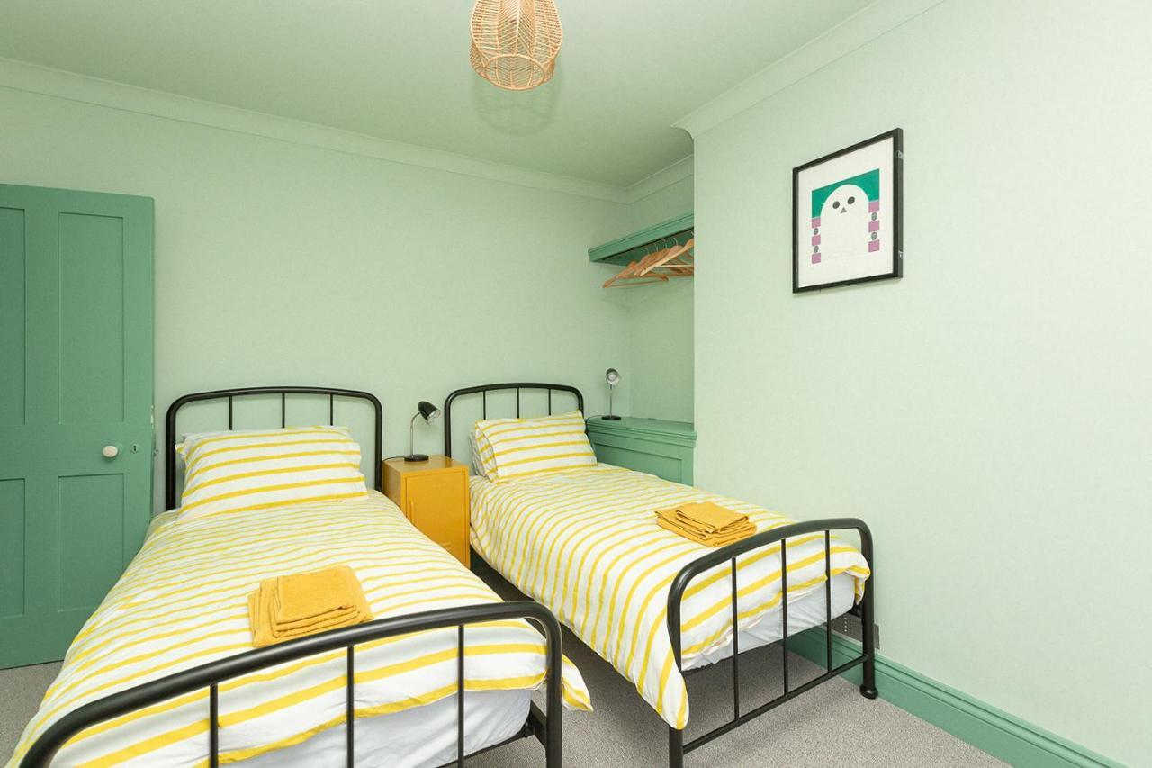 Funky Flat In Margate's Westbrook Bay